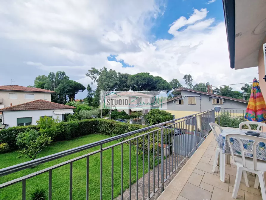 Immagine 19 di Appartamento in vendita  in Via Mincio a Camaiore