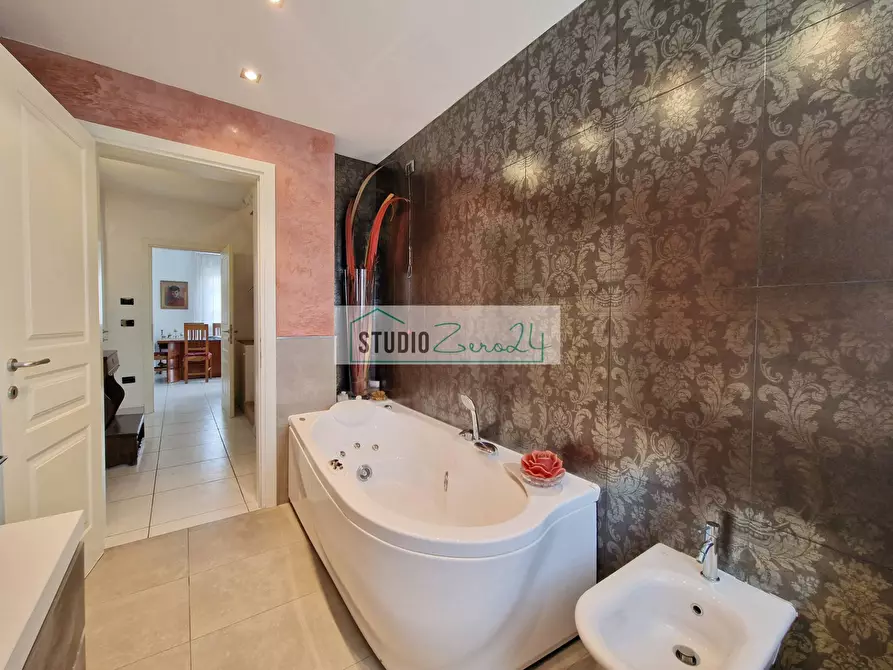 Immagine 31 di Appartamento in vendita  in Via Mincio a Camaiore