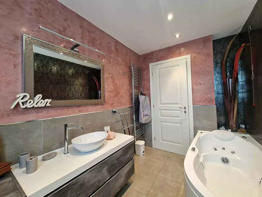 Immagine 32 di Appartamento in vendita  in Via Mincio a Camaiore