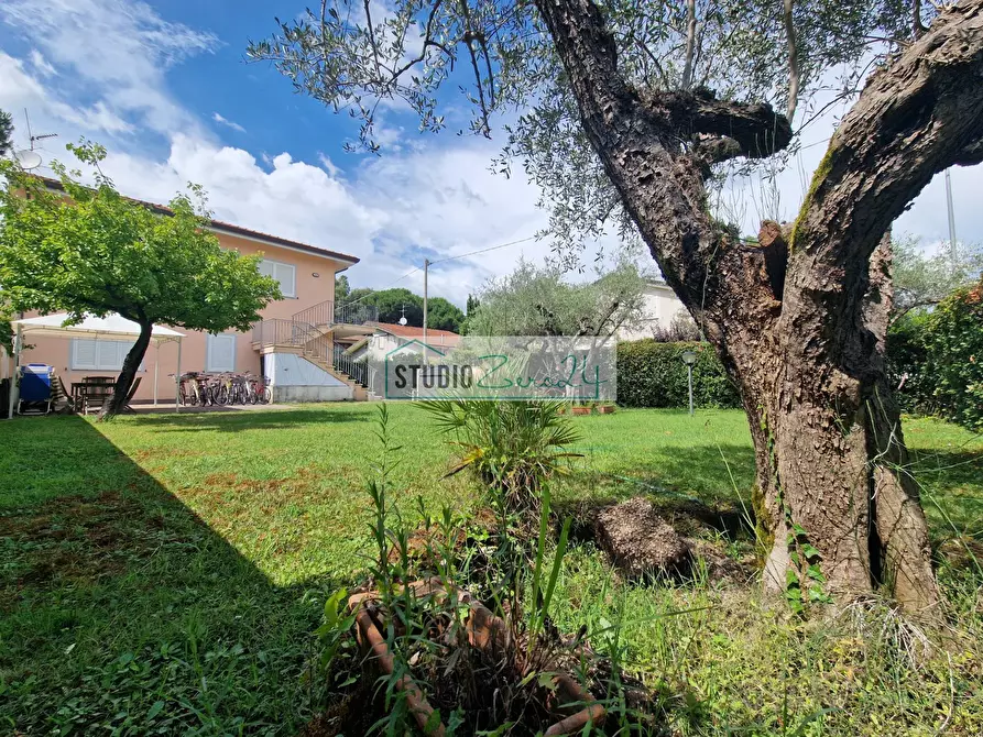 Immagine 34 di Appartamento in vendita  in Via Mincio a Camaiore