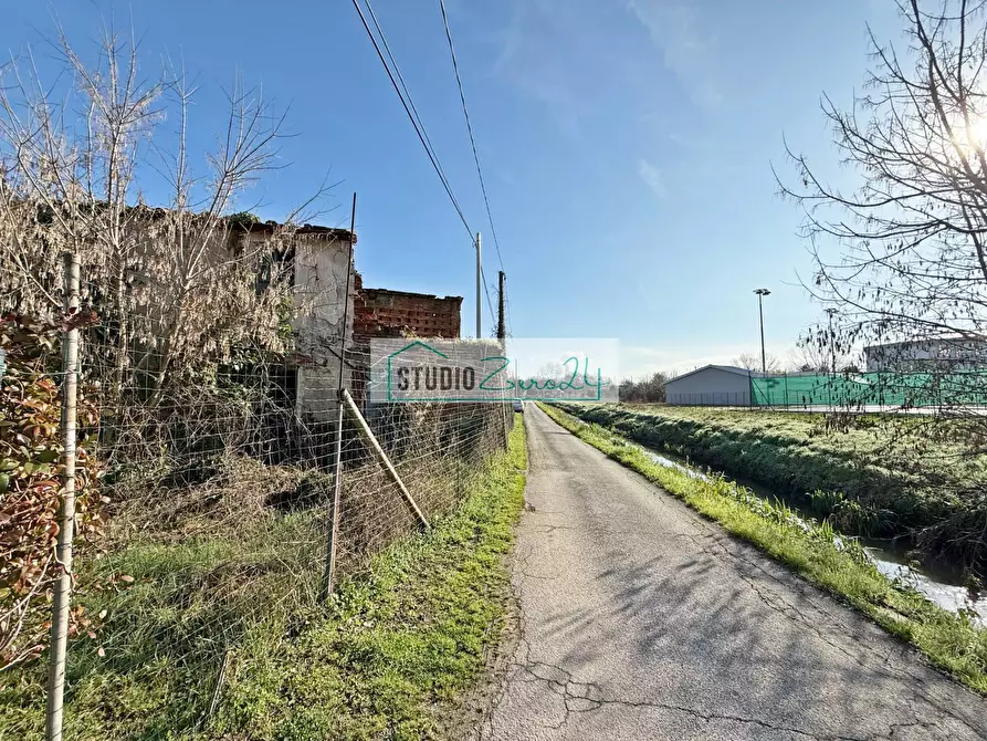 Immagine 1 di Casa indipendente in vendita  in Via Bucine Ovest a Camaiore