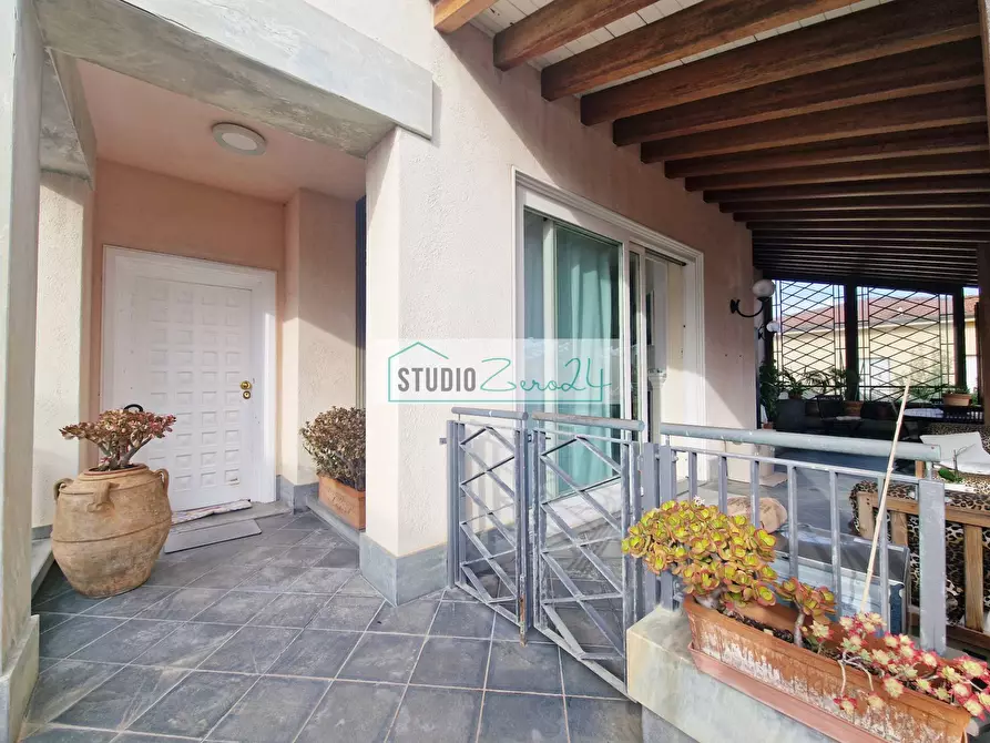 Immagine 6 di Villa in vendita  in Via garibaldi a Camaiore