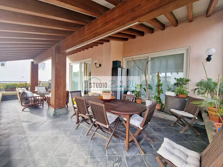 Immagine 10 di Villa in vendita  in Via garibaldi a Camaiore