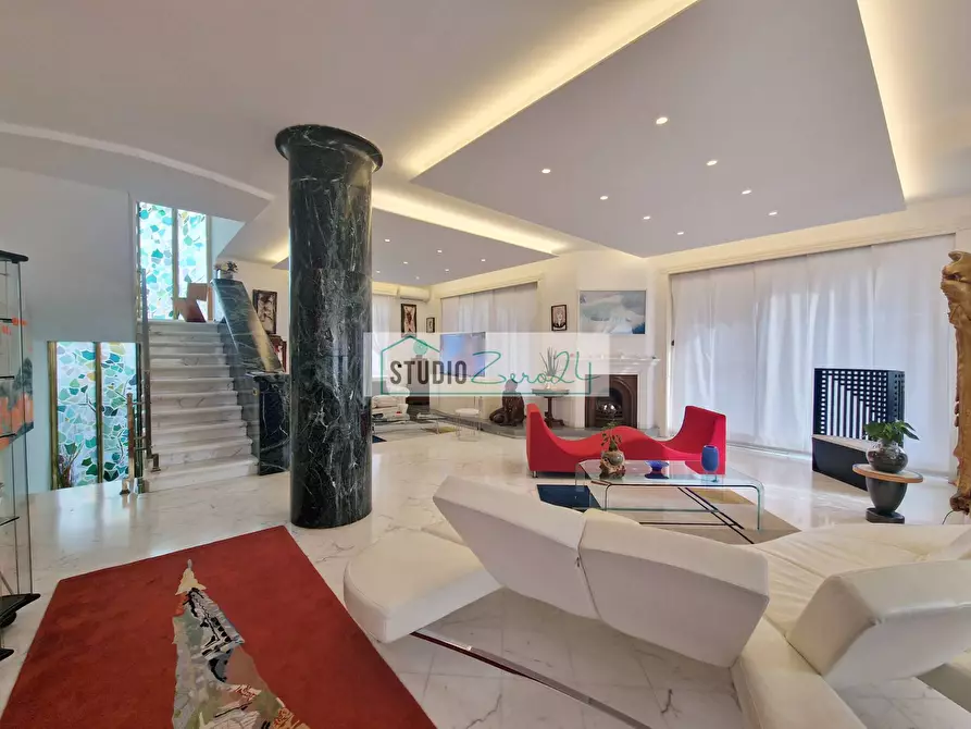 Immagine 14 di Villa in vendita  in Via garibaldi a Camaiore