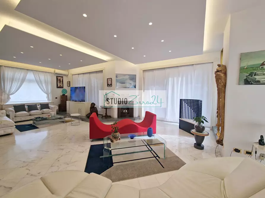 Immagine 15 di Villa in vendita  in Via garibaldi a Camaiore