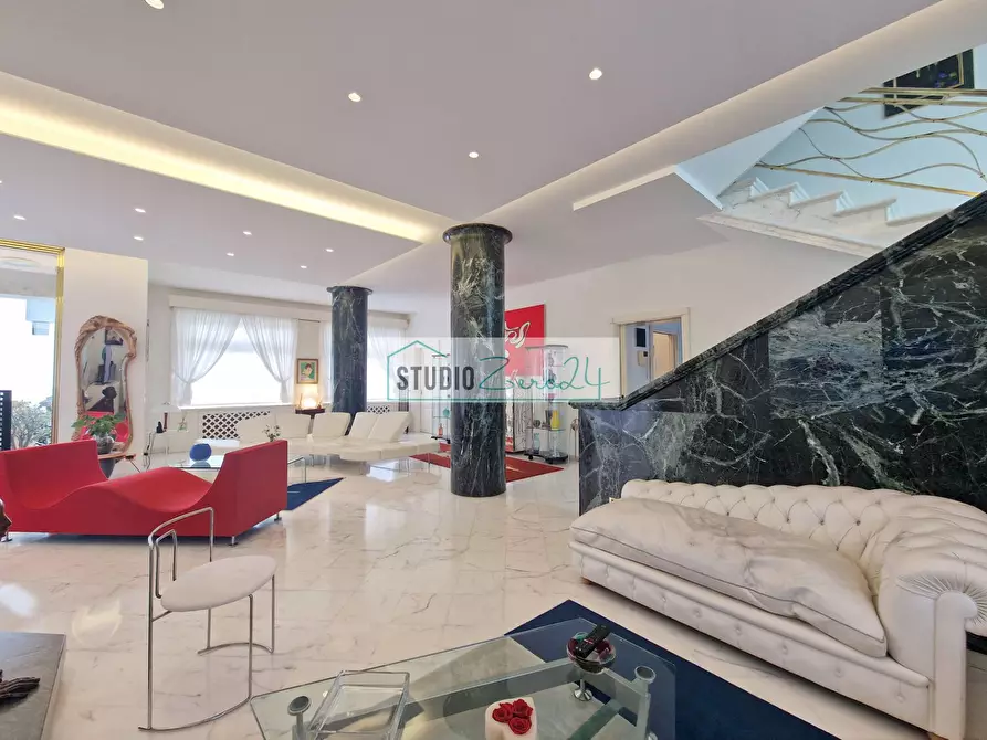 Immagine 16 di Villa in vendita  in Via garibaldi a Camaiore