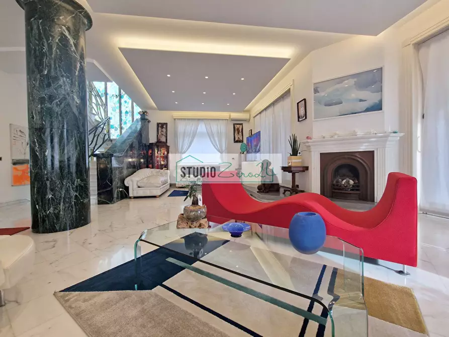 Immagine 22 di Villa in vendita  in Via garibaldi a Camaiore