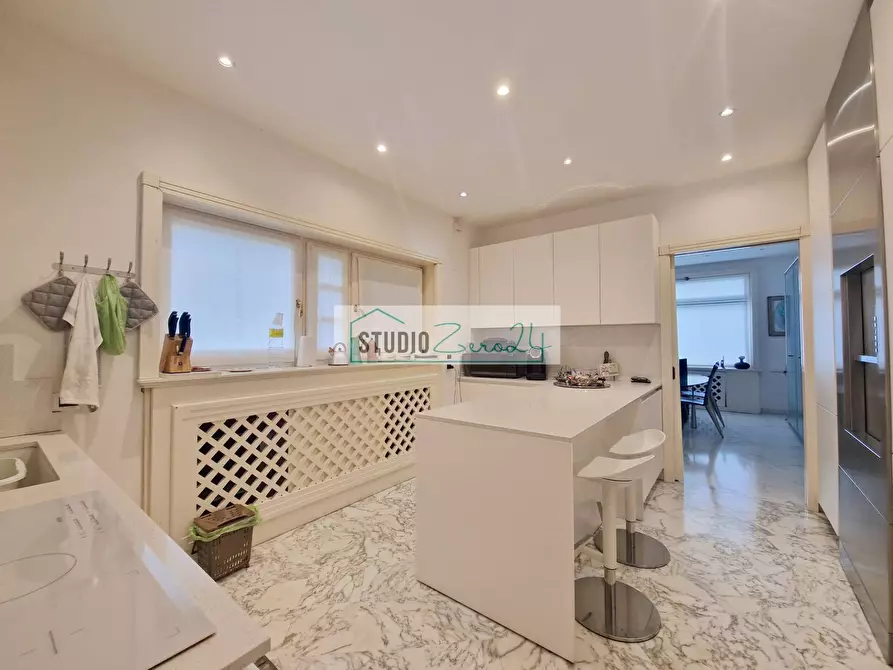 Immagine 26 di Villa in vendita  in Via garibaldi a Camaiore