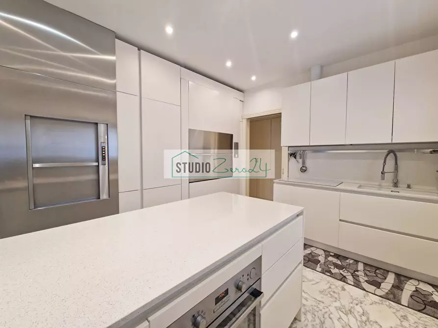 Immagine 28 di Villa in vendita  in Via garibaldi a Camaiore