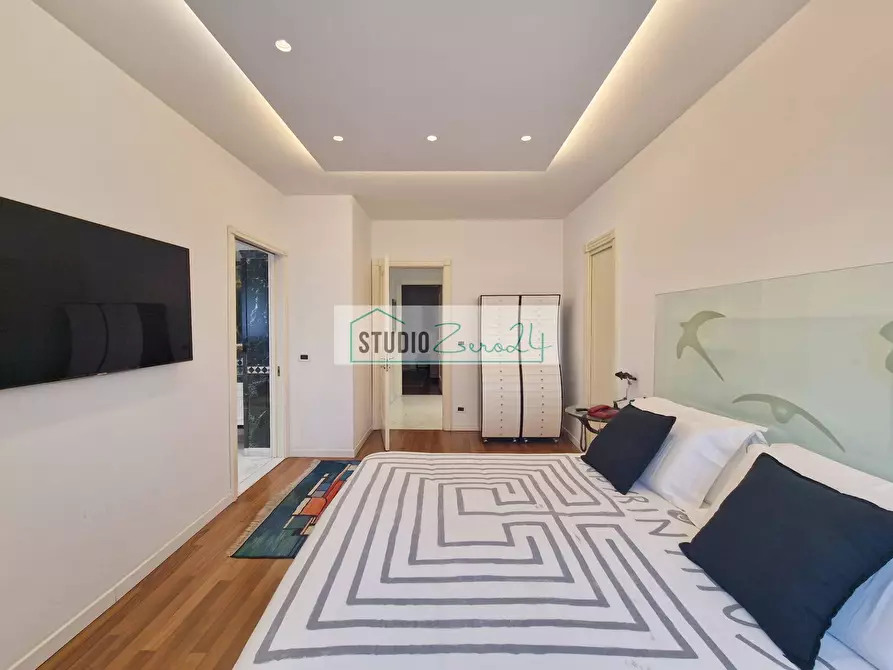 Immagine 42 di Villa in vendita  in Via garibaldi a Camaiore