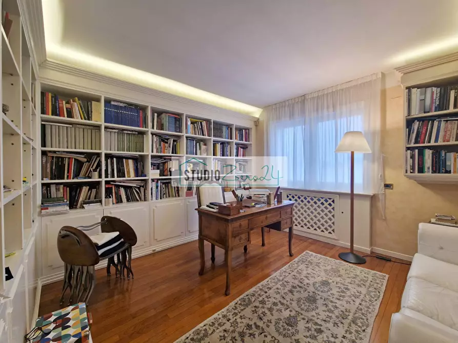 Immagine 52 di Villa in vendita  in Via garibaldi a Camaiore