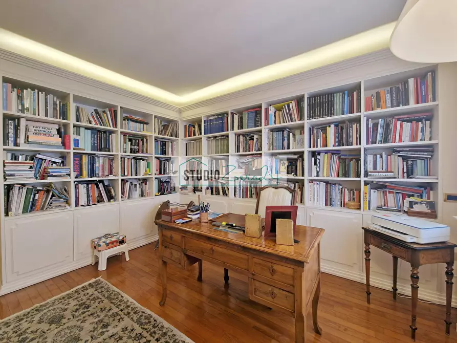 Immagine 53 di Villa in vendita  in Via garibaldi a Camaiore