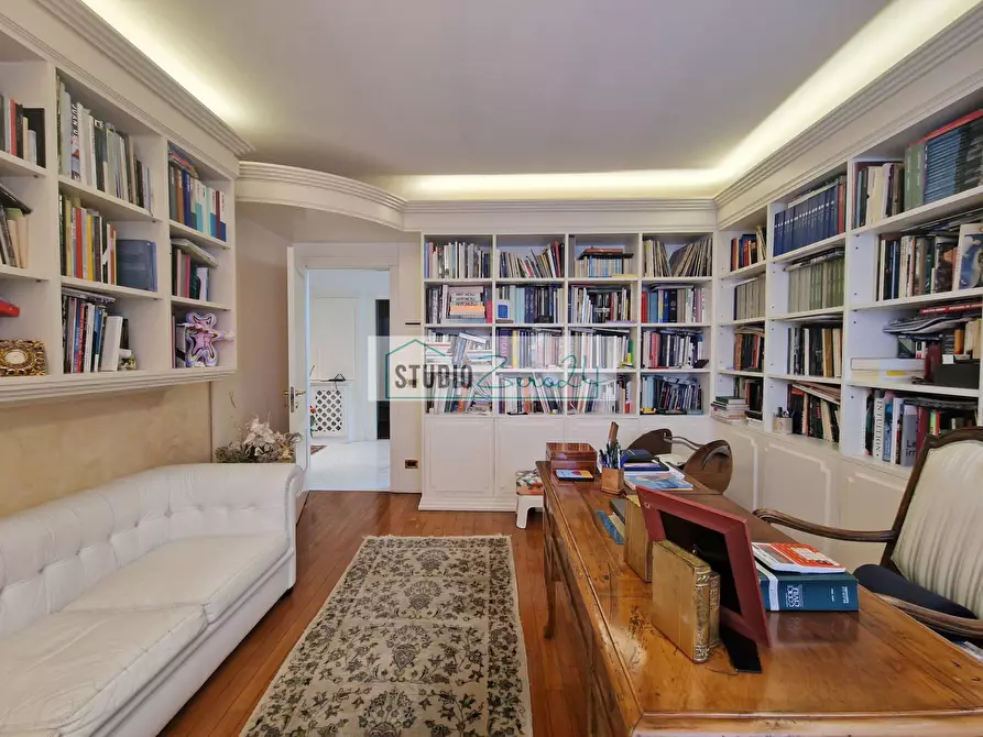 Immagine 54 di Villa in vendita  in Via garibaldi a Camaiore