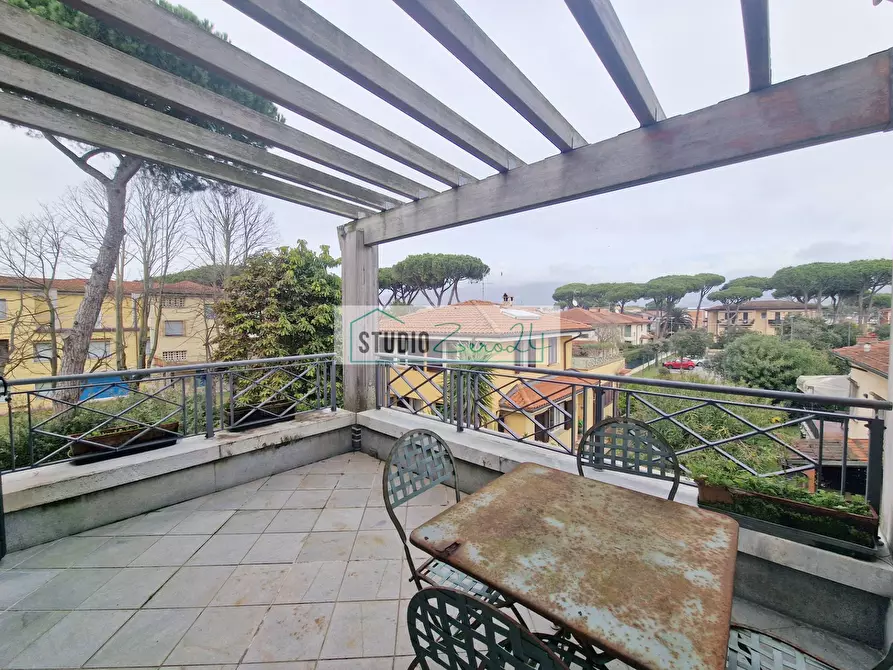 Immagine 58 di Villa in vendita  in Via garibaldi a Camaiore