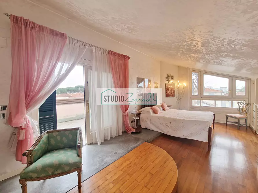 Immagine 62 di Villa in vendita  in Via garibaldi a Camaiore