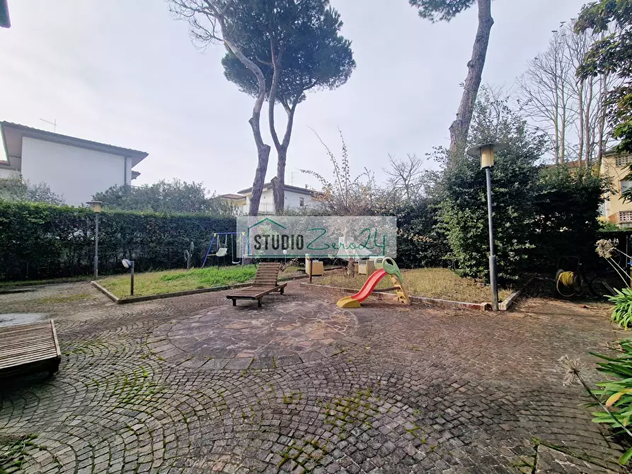 Immagine 69 di Villa in vendita  in Via garibaldi a Camaiore