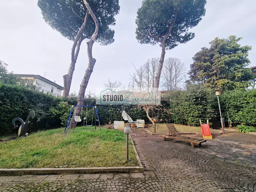 Immagine 71 di Villa in vendita  in Via garibaldi a Camaiore
