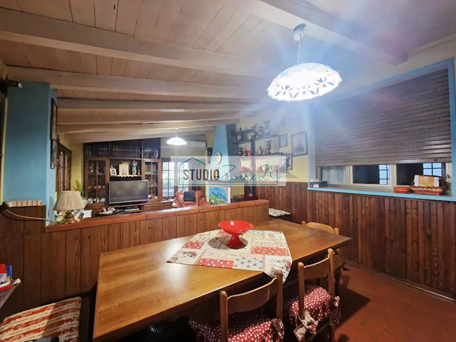 Immagine 12 di Appartamento in vendita  in Via Tulipani a Camaiore