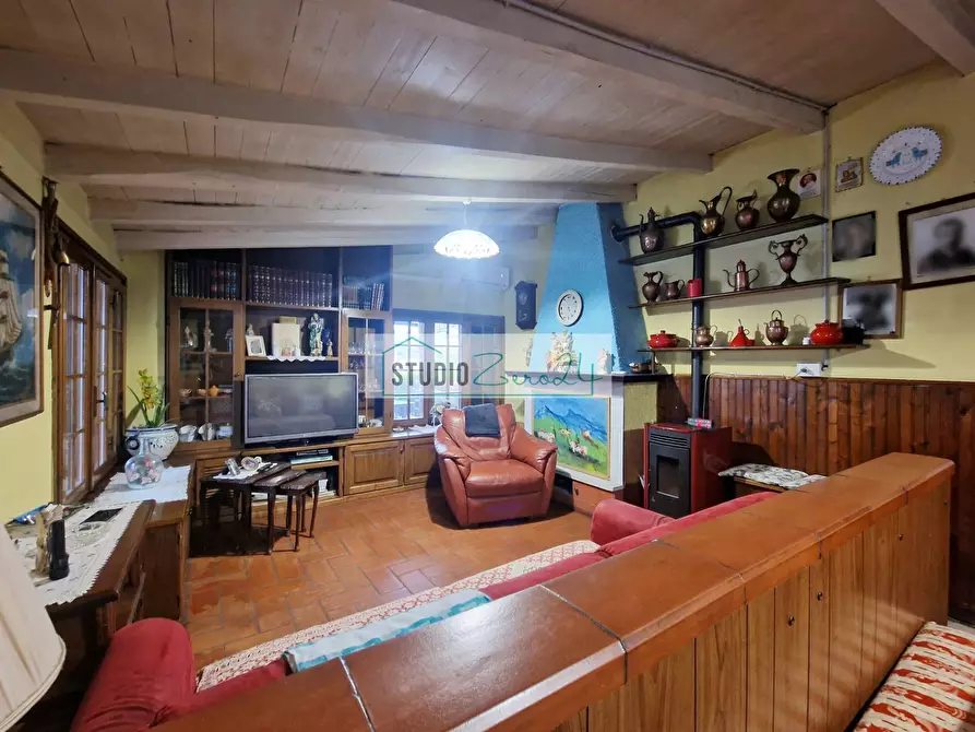 Immagine 14 di Appartamento in vendita  in Via Tulipani a Camaiore