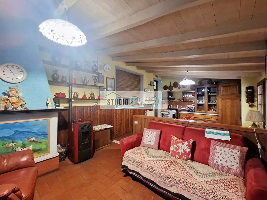 Immagine 17 di Appartamento in vendita  in Via Tulipani a Camaiore