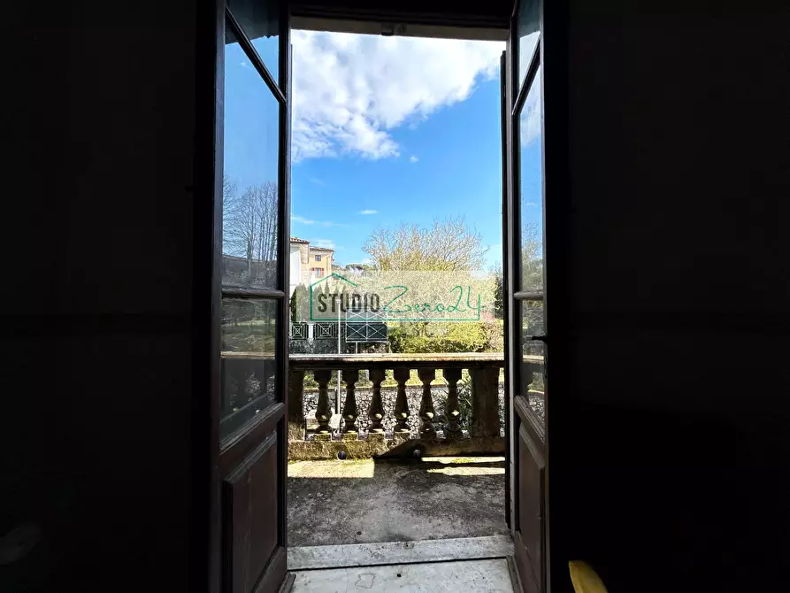 Immagine 24 di Villa in vendita  in via della costa 50 a Camaiore