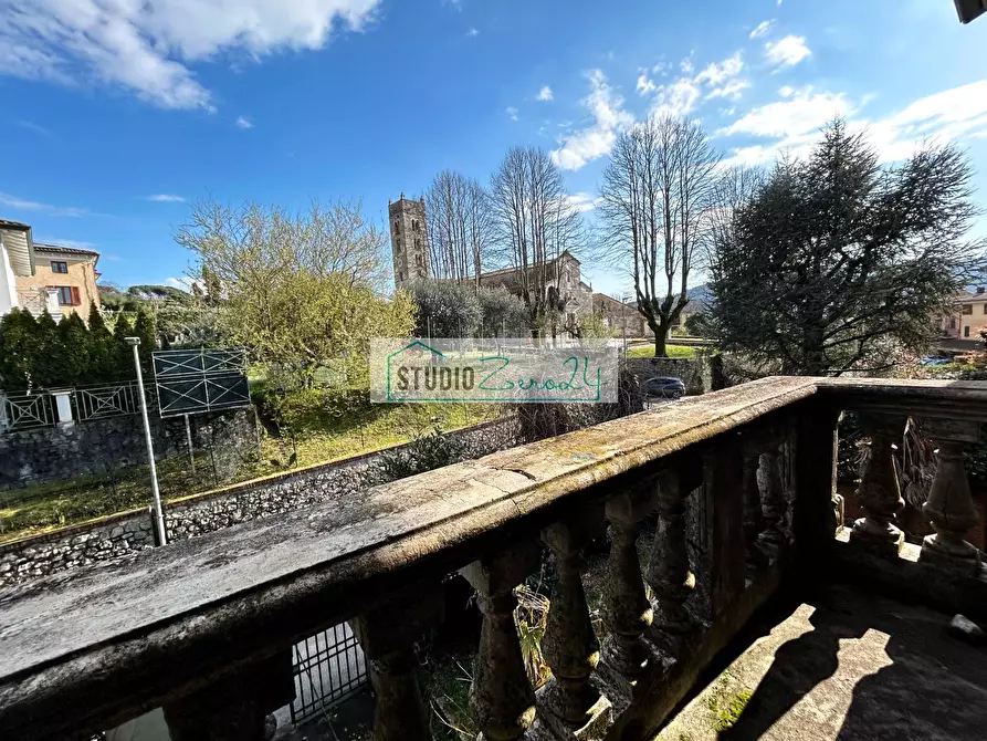 Immagine 26 di Villa in vendita  in via della costa 50 a Camaiore