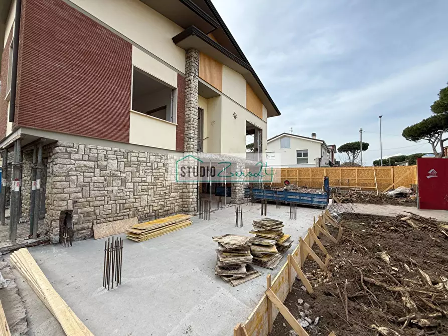 Immagine 5 di Casa semindipendente in vendita  a Camaiore