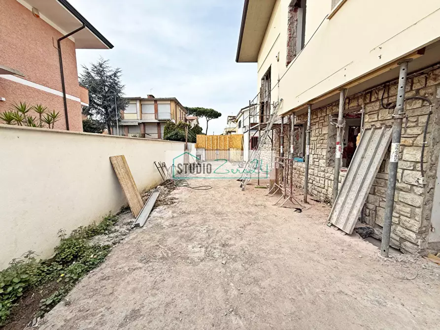 Immagine 3 di Casa semindipendente in vendita  a Camaiore