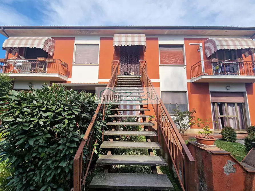 Immagine 1 di Appartamento in vendita  a Camaiore