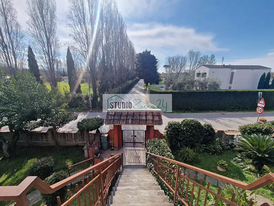 Immagine 3 di Appartamento in vendita  a Camaiore