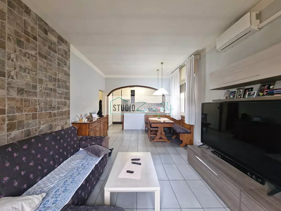 Immagine 10 di Appartamento in vendita  a Camaiore