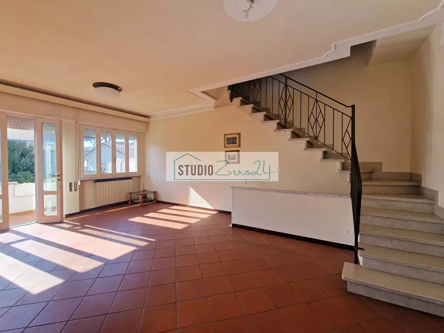 Immagine 7 di Casa semindipendente in vendita  in via Marconi a Camaiore