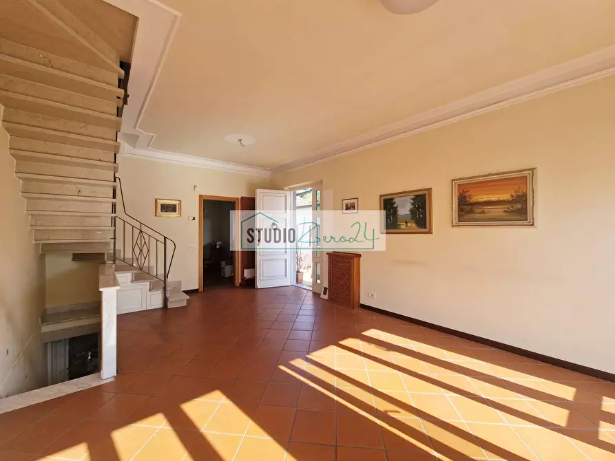 Immagine 10 di Casa semindipendente in vendita  in via Marconi a Camaiore