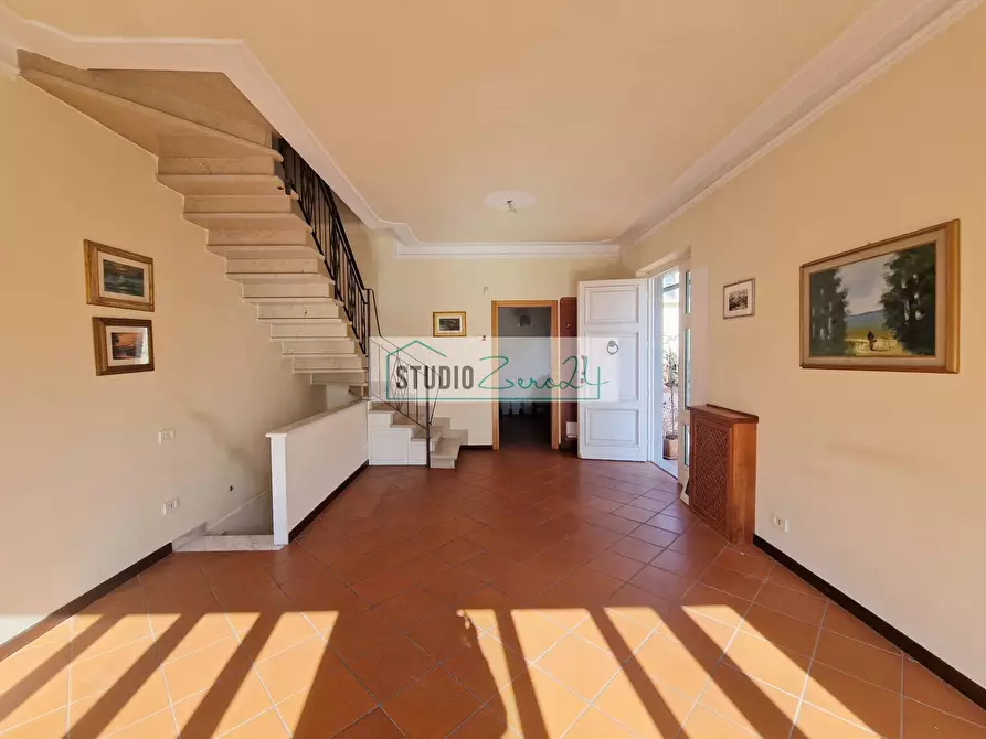 Immagine 13 di Casa semindipendente in vendita  in via Marconi a Camaiore