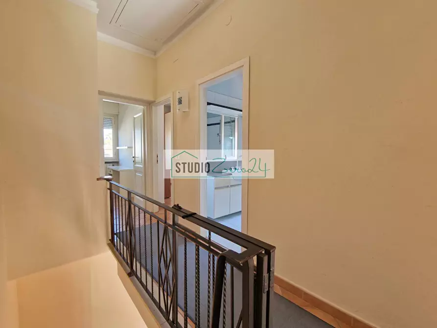 Immagine 19 di Casa semindipendente in vendita  in via Marconi a Camaiore