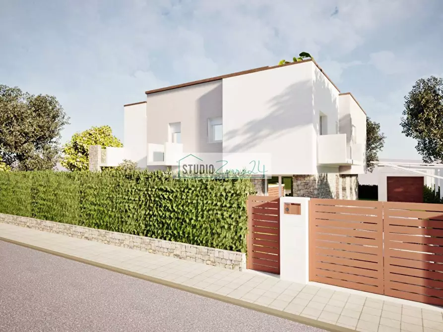 Immagine 7 di Casa semindipendente in vendita  a Camaiore