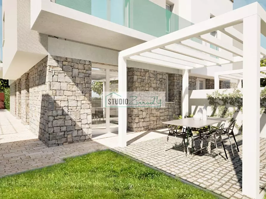 Immagine 9 di Casa semindipendente in vendita  a Camaiore