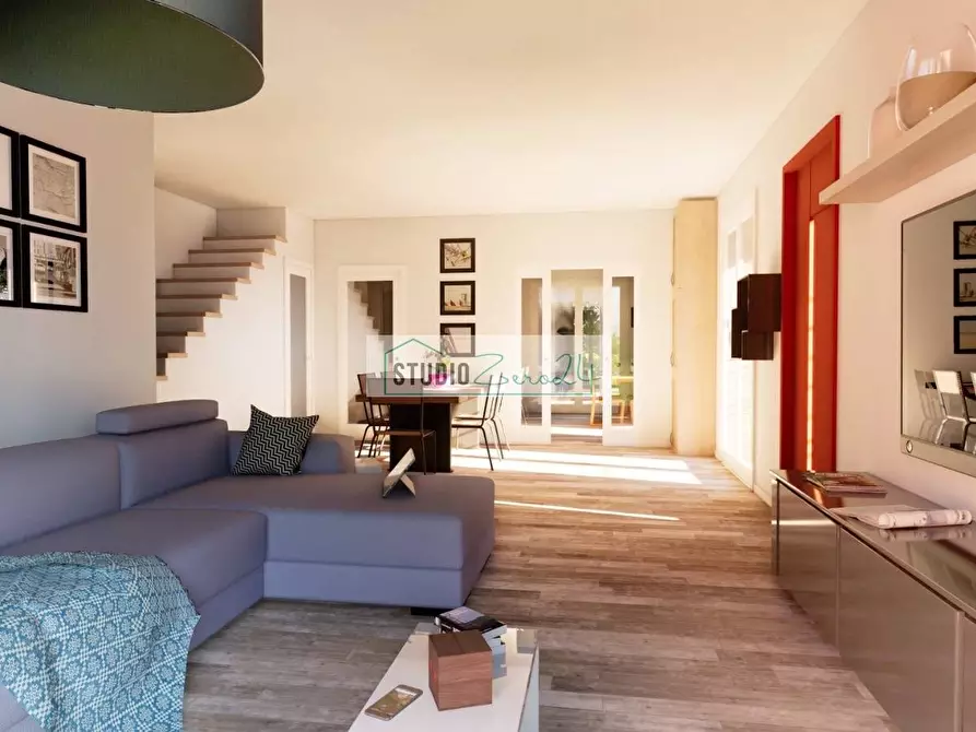 Immagine 11 di Casa semindipendente in vendita  a Camaiore