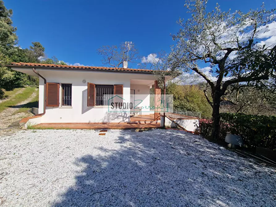 Immagine 7 di Villa in vendita  in Via del Pezzigno 15 a Camaiore