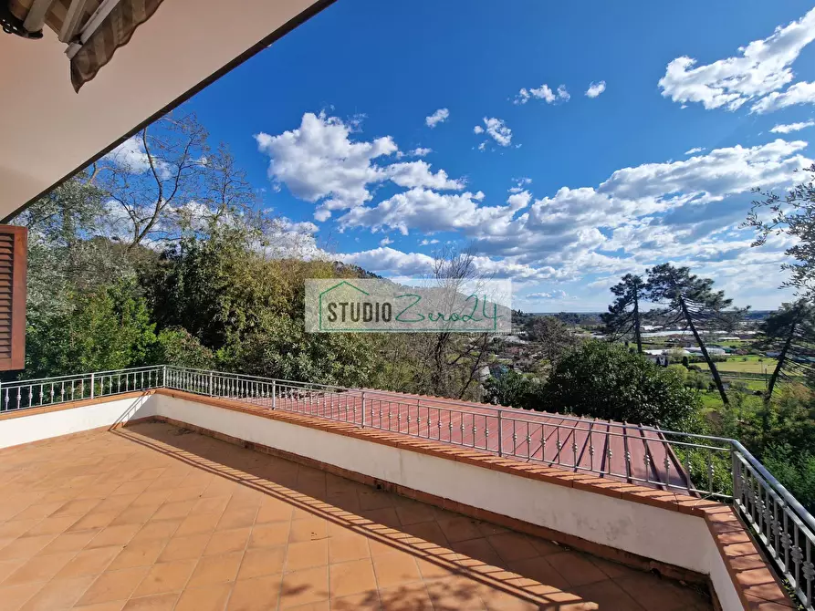 Immagine 8 di Villa in vendita  in Via del Pezzigno 15 a Camaiore