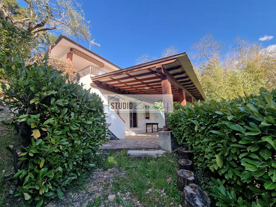 Immagine 44 di Villa in vendita  in Via del Pezzigno 15 a Camaiore