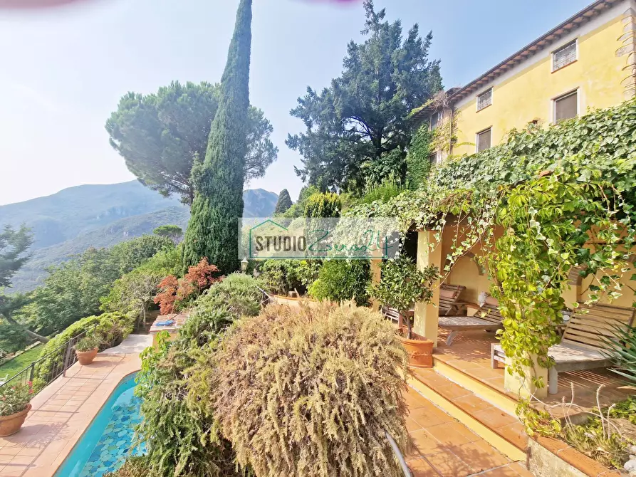 Immagine 5 di Casa semindipendente in vendita  in Via Di metato 10 a Camaiore