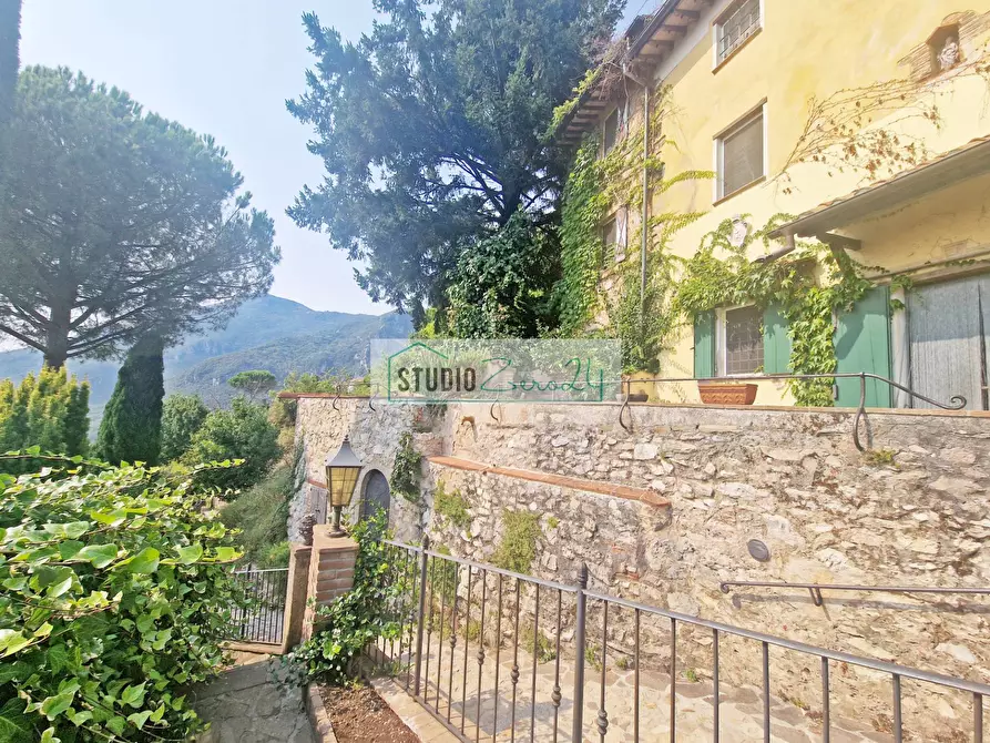 Immagine 2 di Casa semindipendente in vendita  in Via Di metato 10 a Camaiore