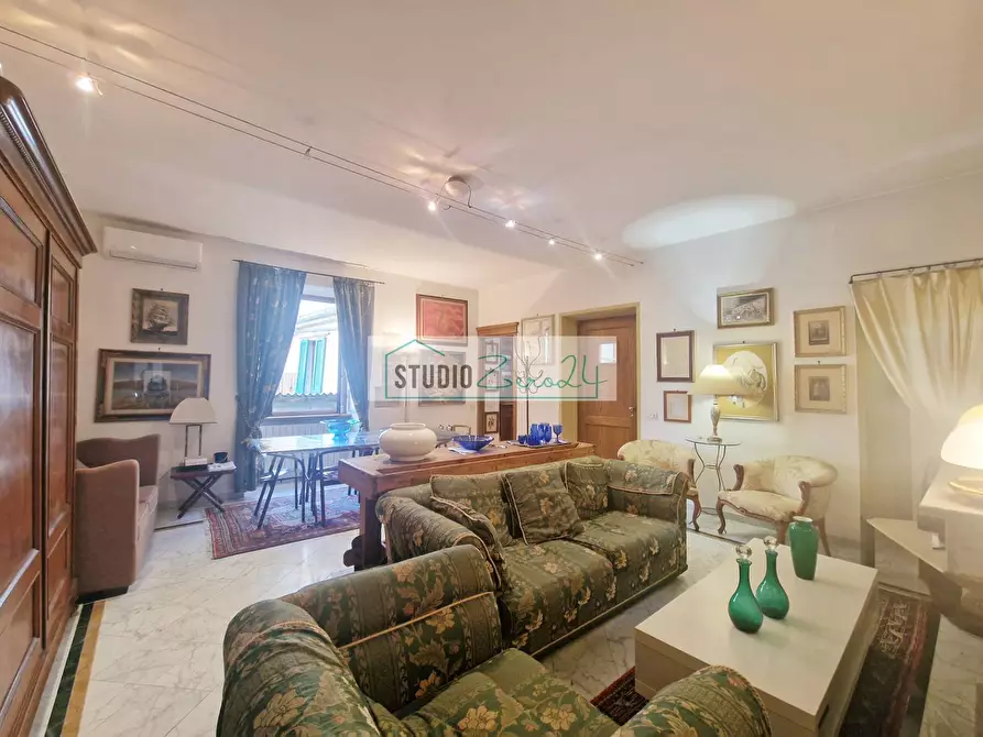 Immagine 5 di Appartamento in vendita  in via XX settembre 52 a Camaiore