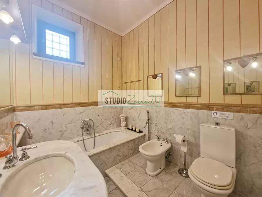 Immagine 19 di Appartamento in vendita  in via XX settembre 52 a Camaiore