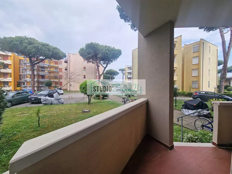 Immagine 19 di Appartamento in vendita  in Via Barbate a Camaiore