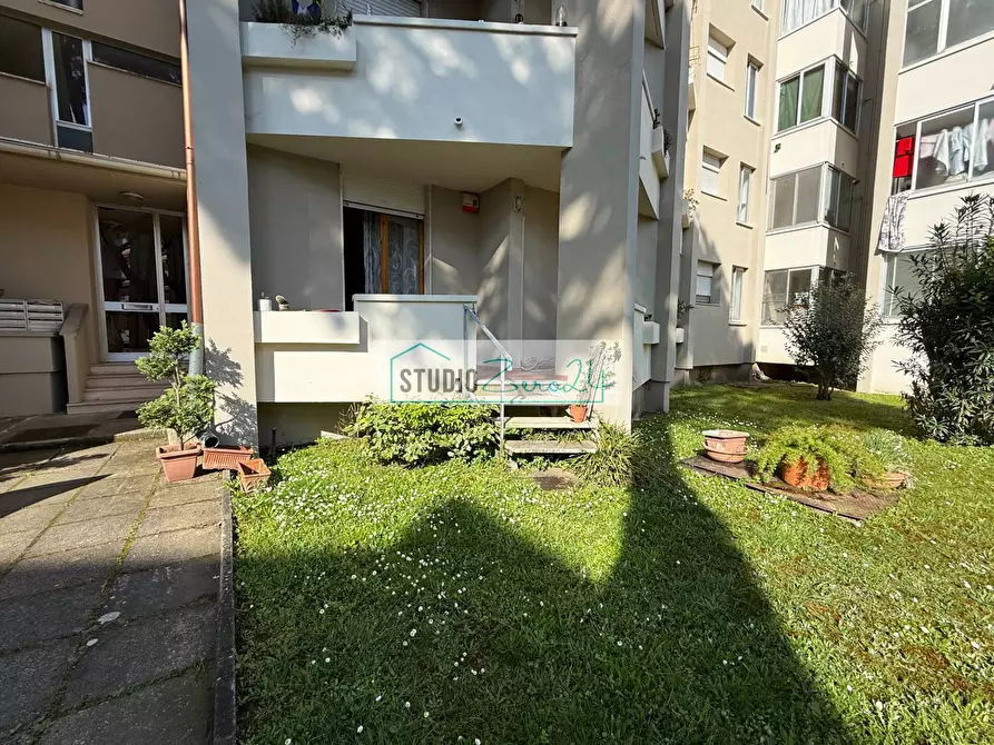 Immagine 3 di Appartamento in vendita  in Via Barbate a Camaiore