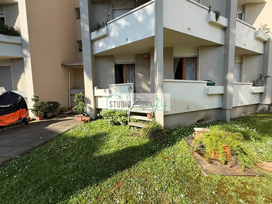 Immagine 4 di Appartamento in vendita  in Via Barbate a Camaiore