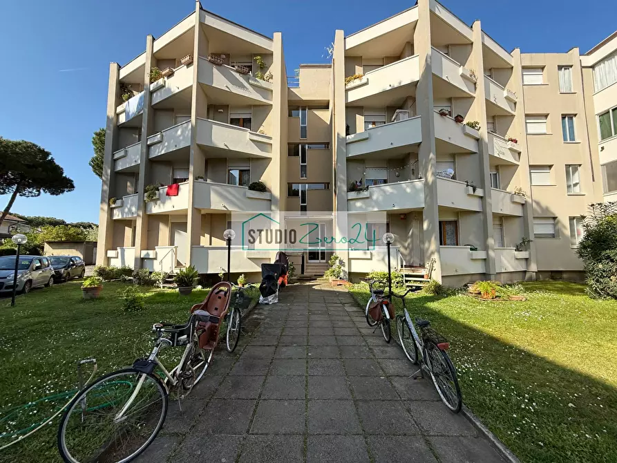 Immagine 31 di Appartamento in vendita  in Via Barbate a Camaiore