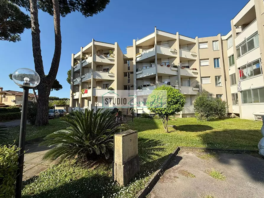 Immagine 30 di Appartamento in vendita  in Via Barbate a Camaiore